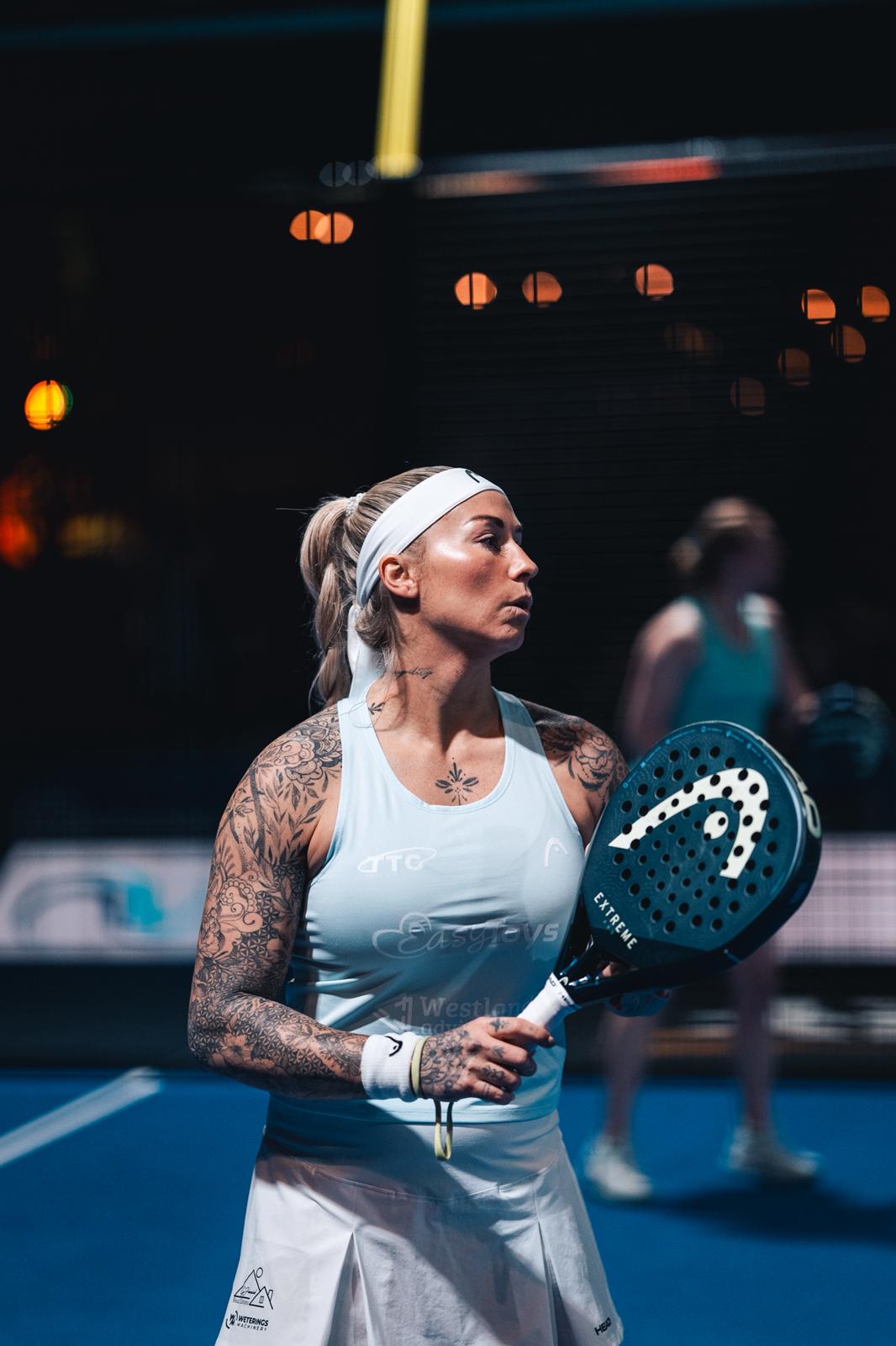 Alyssa van Heijst voor KNLTB Padel